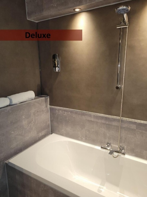 Grand Hotel Central image 1