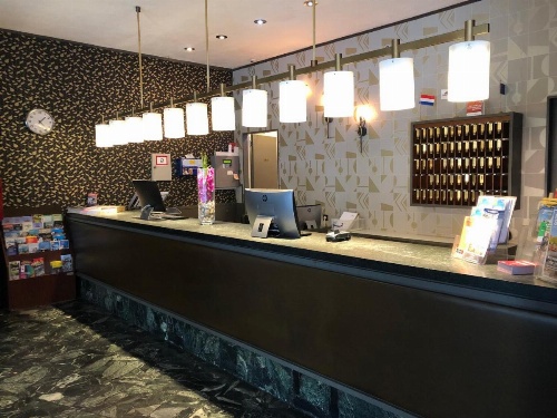 Grand Hotel Central image 11