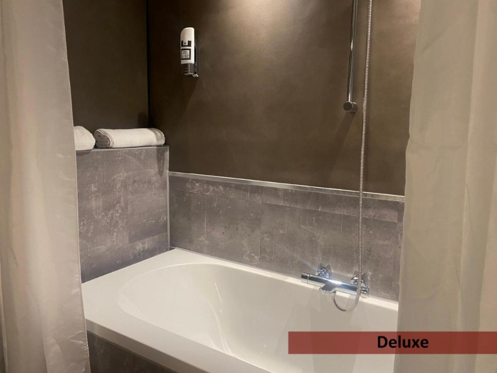 Grand Hotel Central Image 22